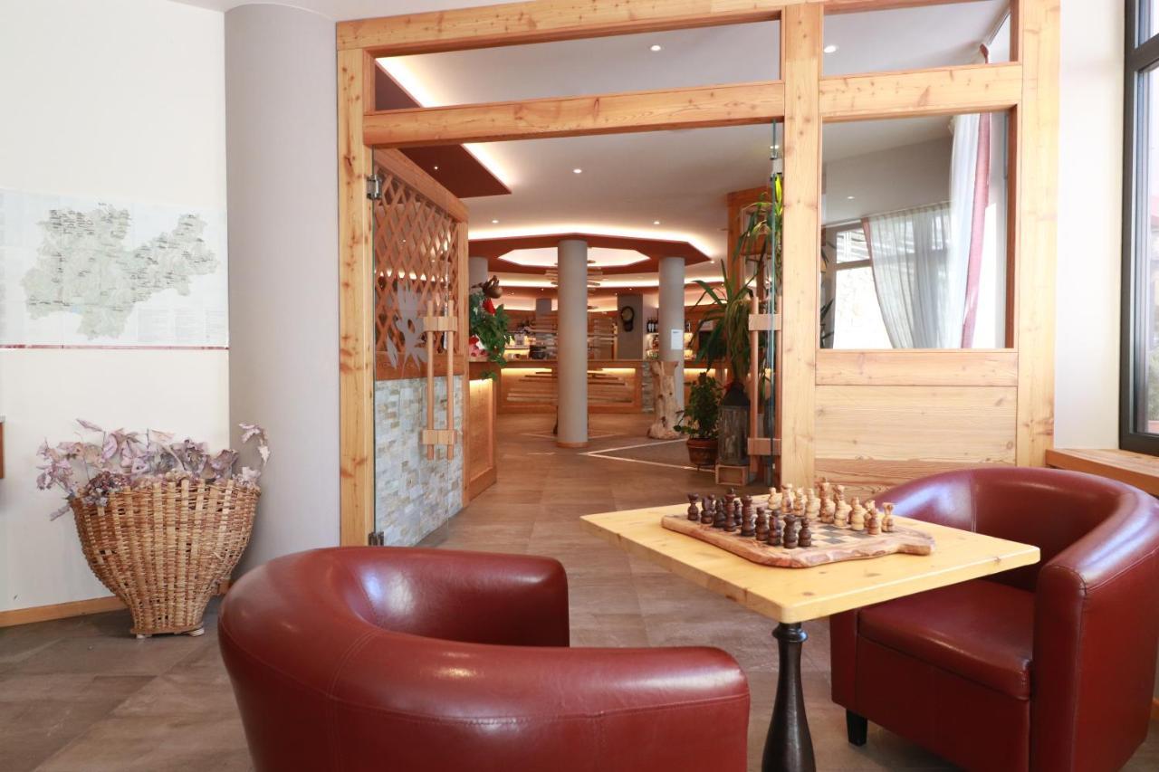 Alpen Garten Hotel Margherita Rumo المظهر الخارجي الصورة